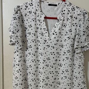 Maurices White and Black Floral Blouse
